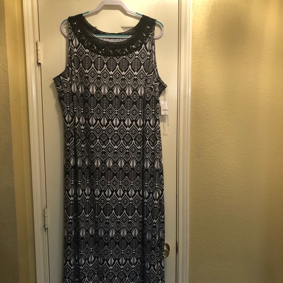 Catherine’s Marble Falls Maxi Dress - Picture 4 of 9